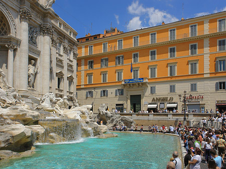 Menschen am Brunnen - Latium (Rom) (Rom)