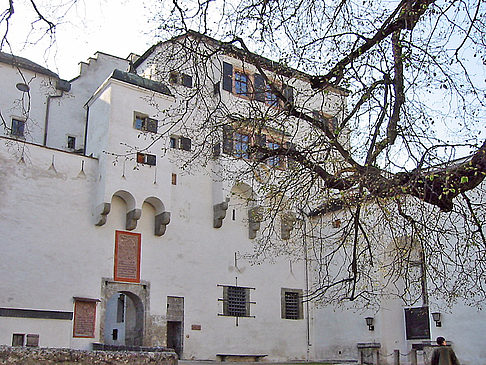 Auf dem Hofplatz der Festung Hohensalzburg Fotos